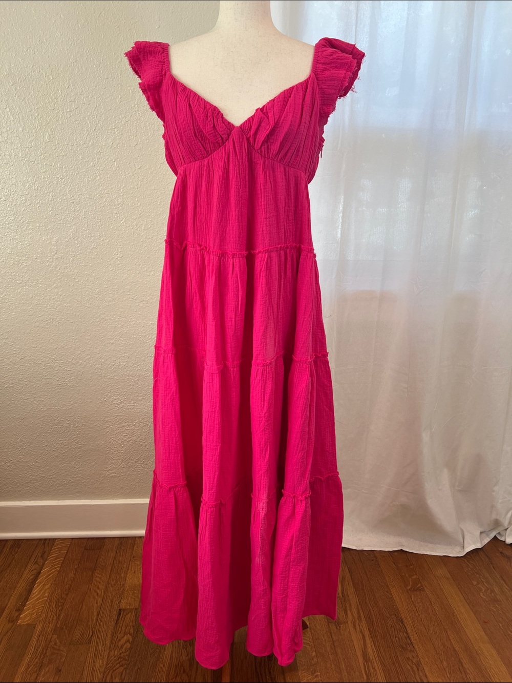 Free the Roses Hot Pink Tiered Maxi Dress. Size S. NWOT. Callout